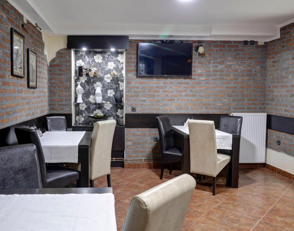 Hotel Perla Ldm Leskovac Лесковац Екстер'єр фото