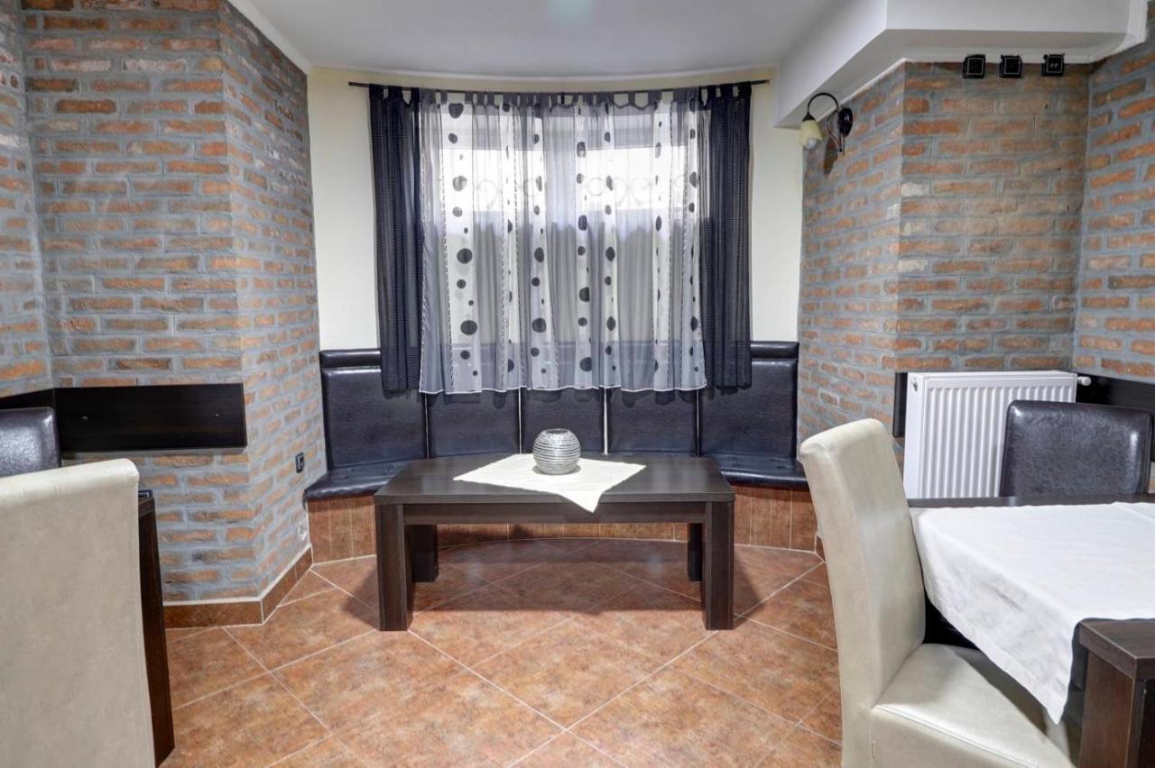 Hotel Perla Ldm Leskovac Лесковац Екстер'єр фото