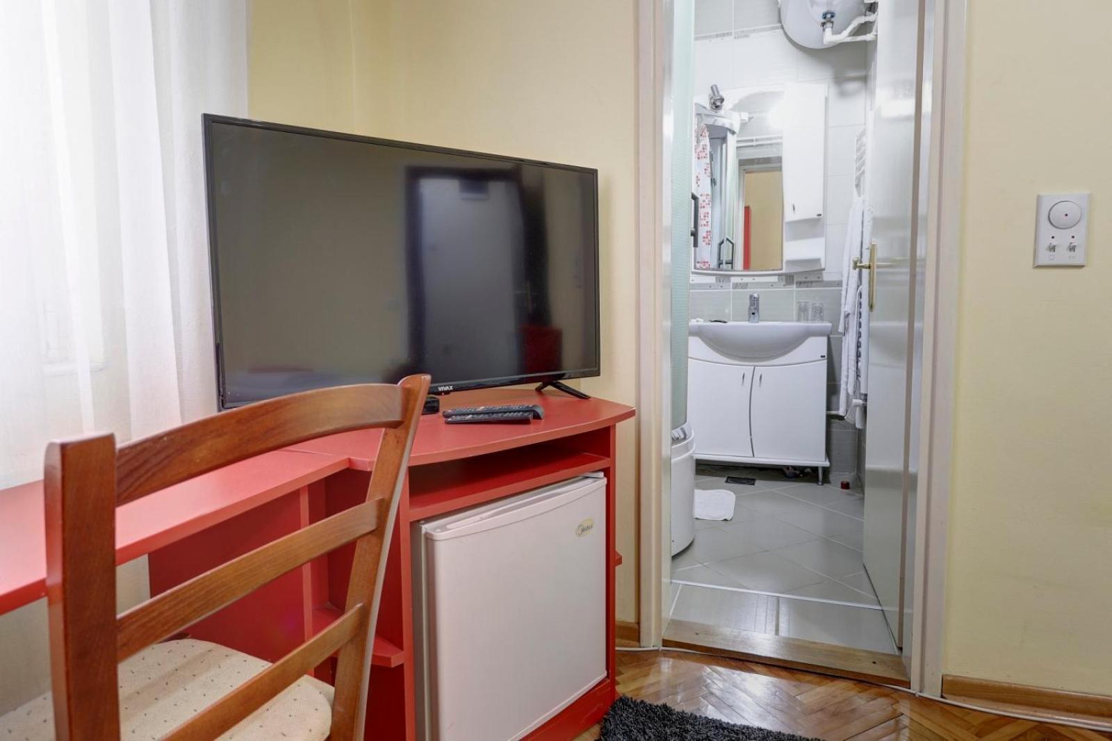 Hotel Perla Ldm Leskovac Лесковац Екстер'єр фото