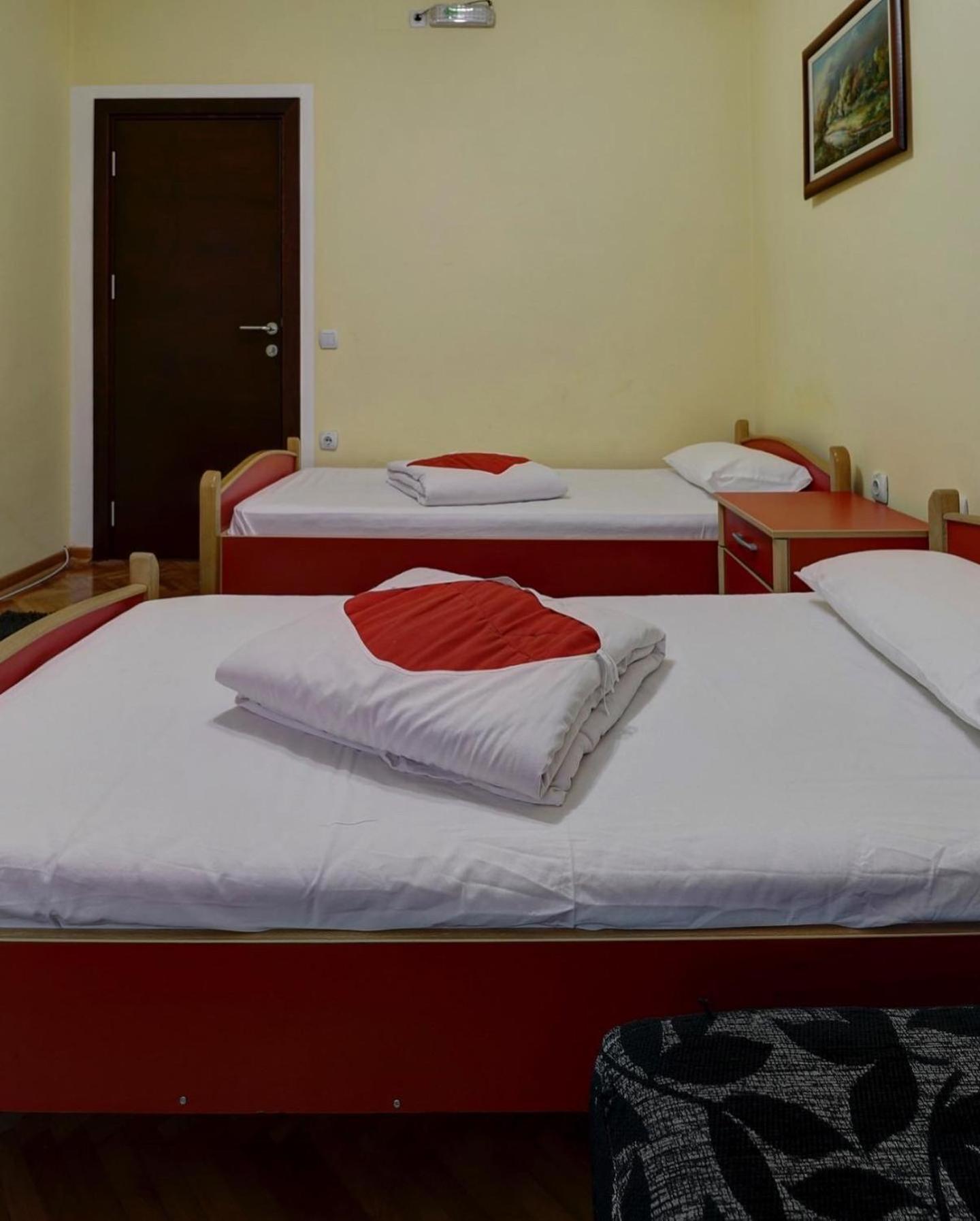 Hotel Perla Ldm Leskovac Лесковац Екстер'єр фото