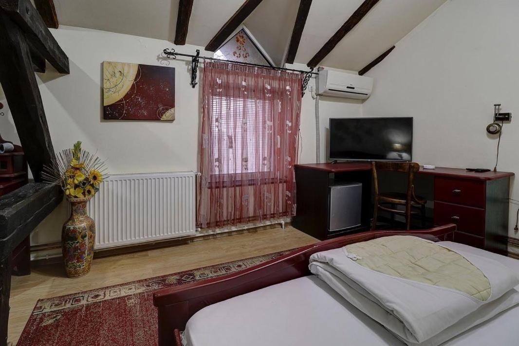 Hotel Perla Ldm Leskovac Лесковац Екстер'єр фото