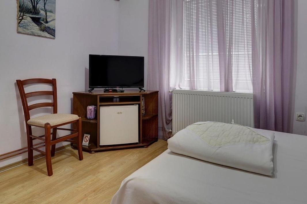 Hotel Perla Ldm Leskovac Лесковац Екстер'єр фото