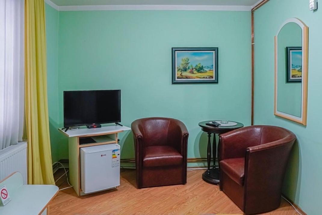 Hotel Perla Ldm Leskovac Лесковац Екстер'єр фото